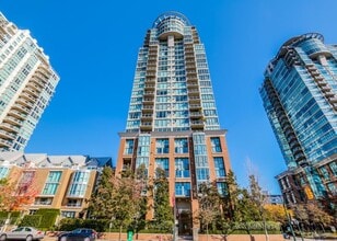 Building Photo - 1088 Quebec St