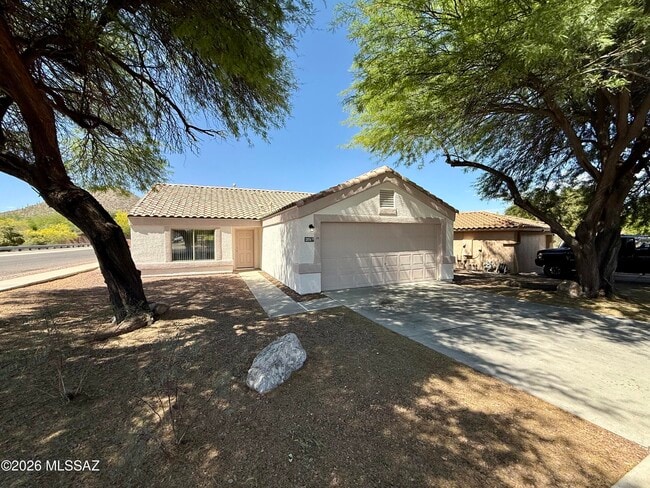Building Photo - 2574 W Southern Star Dr
