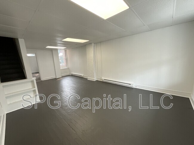 Building Photo - 617 S Pershing Ave