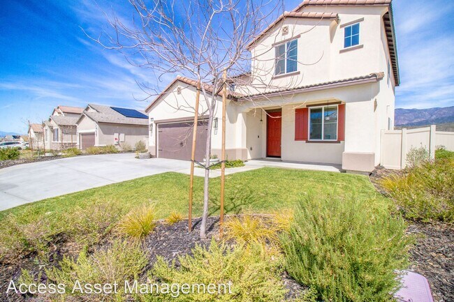 Building Photo - 5 br, 3 bath House - 1068 Poinsettia Circle