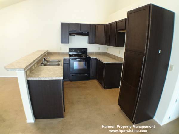 Foto del edificio - 3 Bed 2 Bath Duplex Near 21st & Amidon