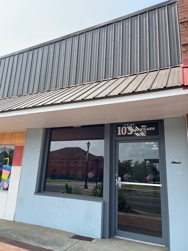 Primary Photo - 103 W Barnard St