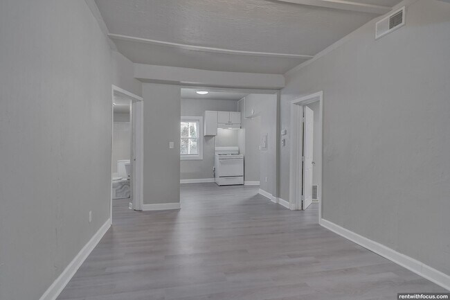Building Photo - 1225 S. Chestnut Ave