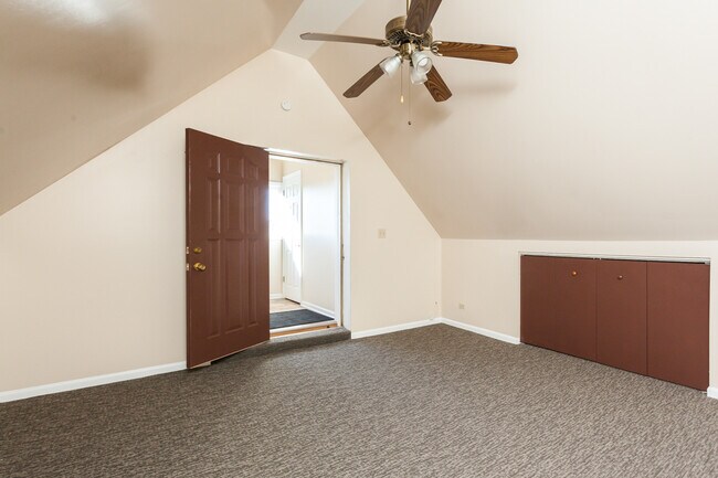 Building Photo - 2131 N Lorel Ave