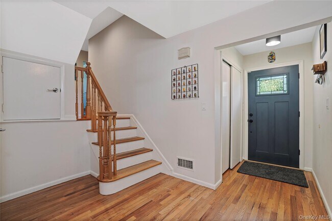 Foto del edificio - 97 Hanson Ln