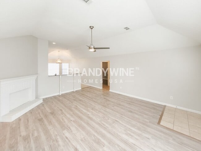 Building Photo - 4890 Phipps Dr