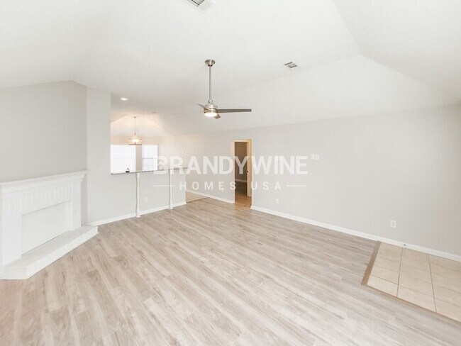 Foto del edificio - 4890 Phipps Dr