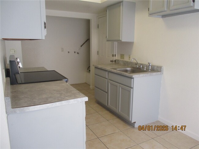 Building Photo - 1235 Navajo Dr