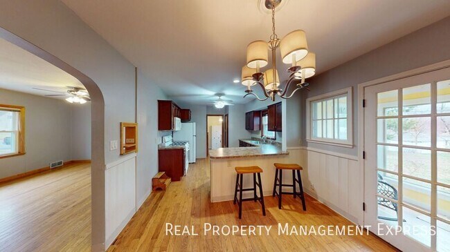 Foto del edificio - 2418 S Glendale Ave