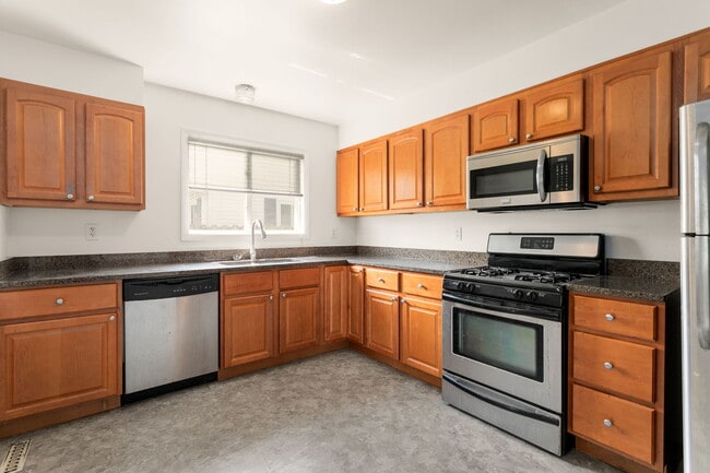 Building Photo - 1536 Byron Dr