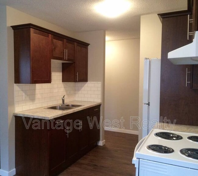 Photo du bâtiment - 235 Husch Rd