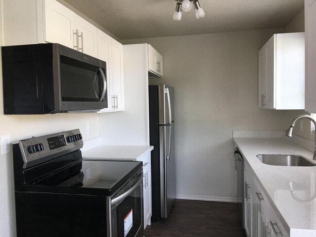 Building Photo - 4836 S Austin St