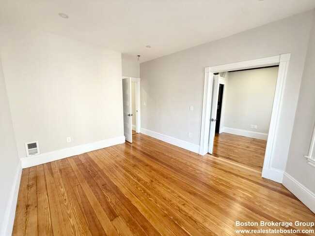 Photo - 71 Saxton St House