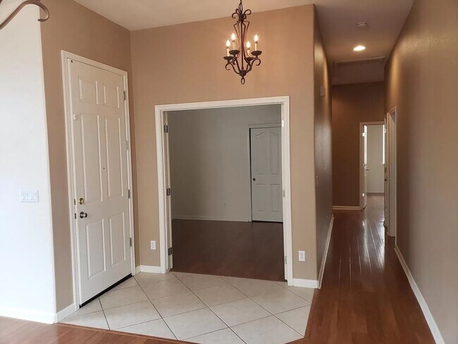 Building Photo - 11858 Larisa Way
