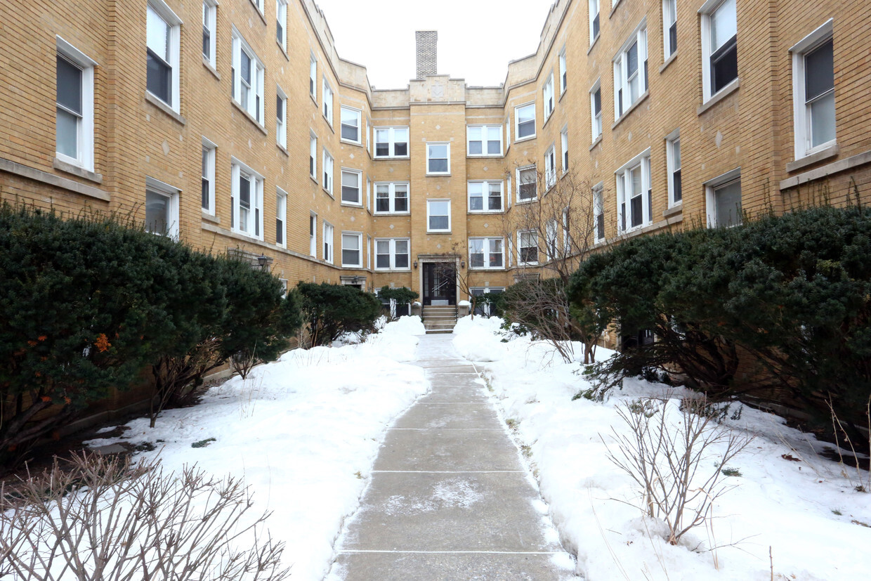 Foto del edificio - Montrose Apartments