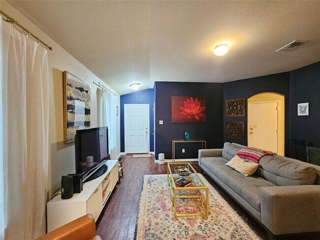Building Photo - 1608 Monte Vista Dr