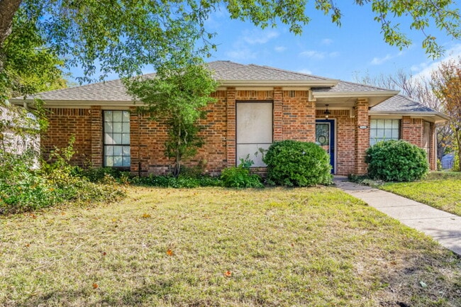 Building Photo - 504 N Winding Oaks Dr