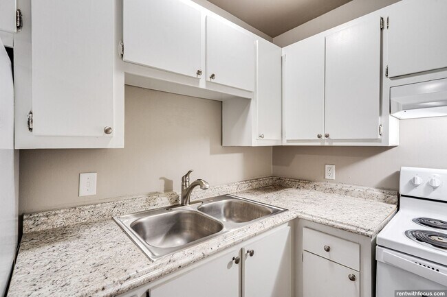 Foto del interior - 671 S. Western Ave.