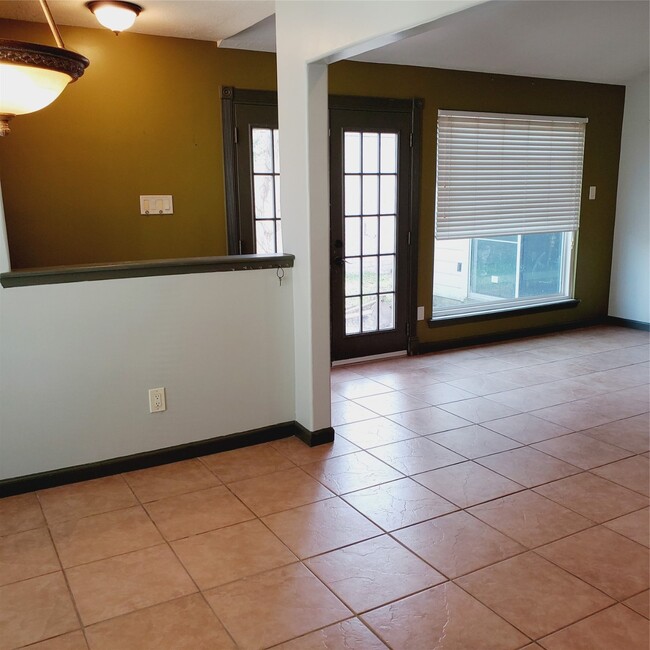 Building Photo - 10655 Autumn Meadow Ln