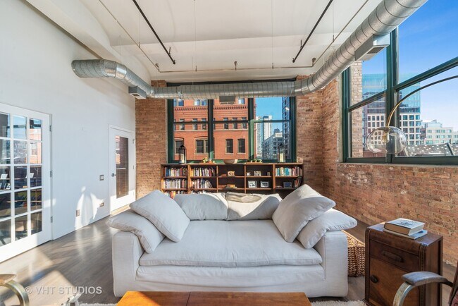 Building Photo - 1000 W Washington Blvd