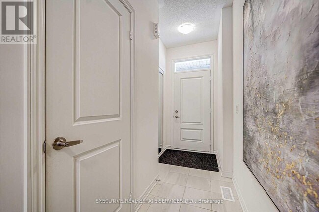 Photo du bâtiment - 50 Edinburgh Dr