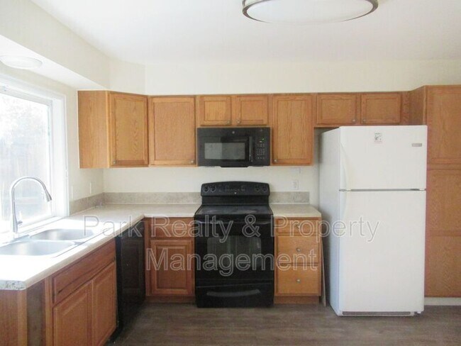 Building Photo - 13295 E Amherst Ave