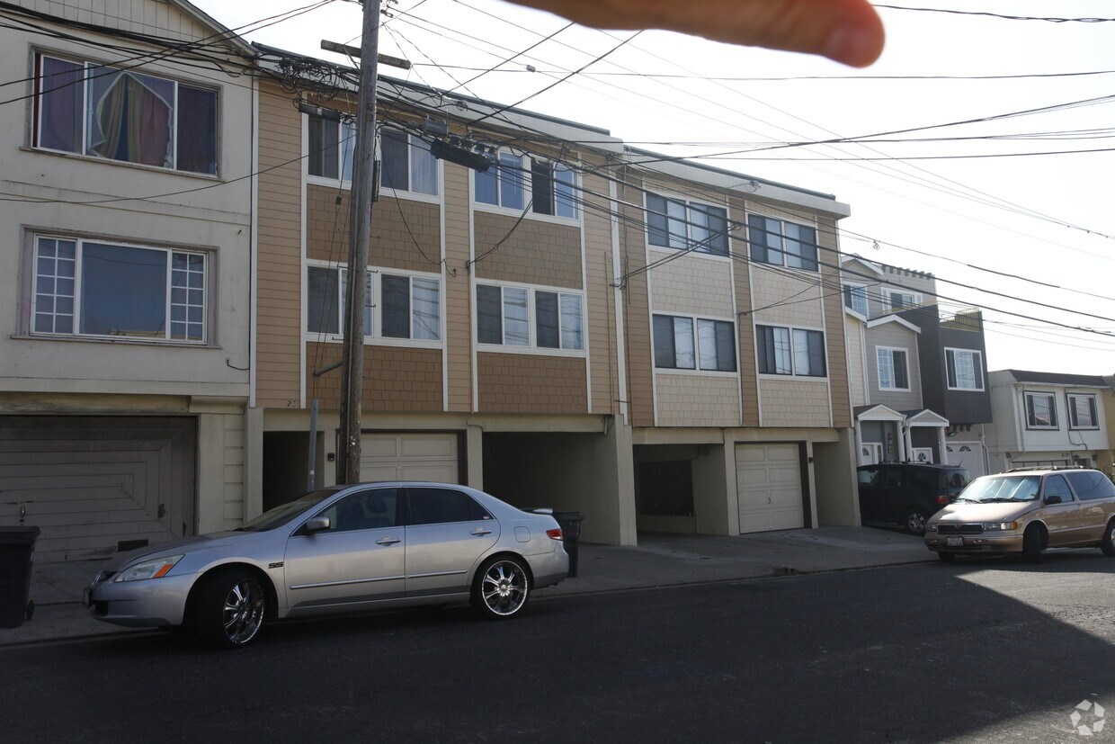 Building Photo - 25-31 1st Ave