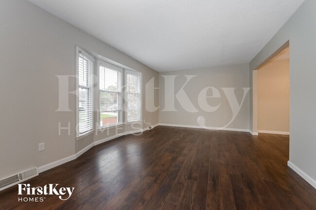 Building Photo - 1300 SW 22nd St