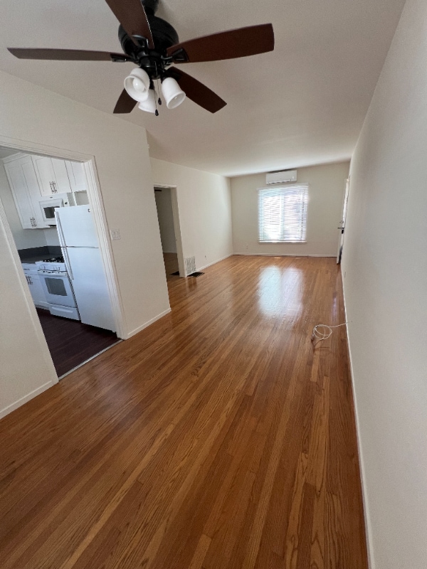 Building Photo - 209 W Maple St