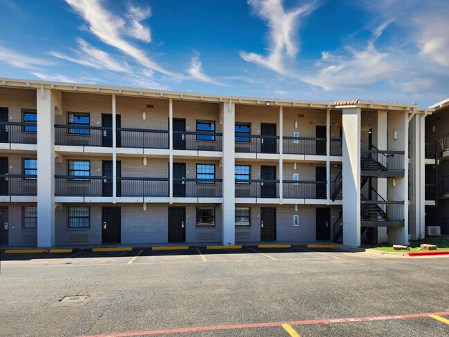 Building Photo - Amarillo Med Hotel