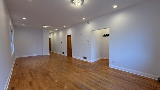 Foto del edificio - 2216 N Central Ave