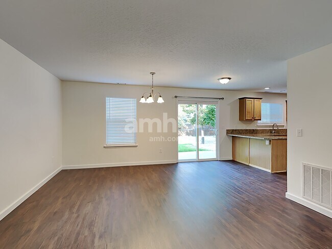 Foto del edificio - 4581 N Park Crossing Ave