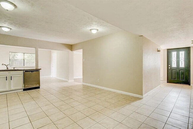 Foto del edificio - 1316 Royster Rd