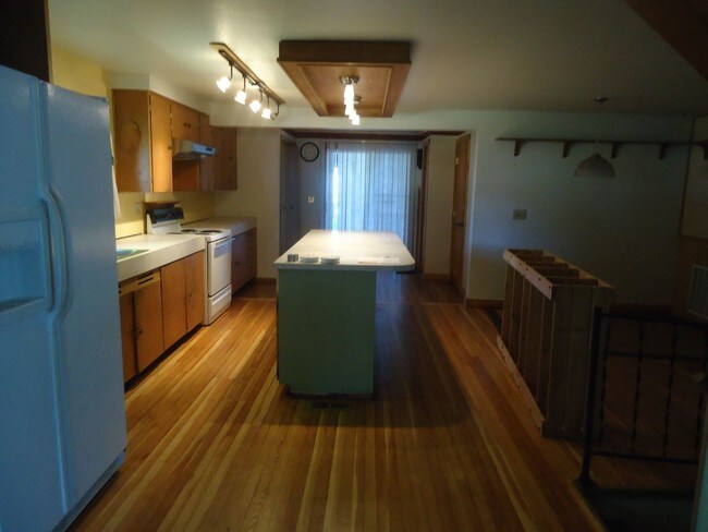 Building Photo - 3 br, 2 bath House - 214 E Hayden Ave
