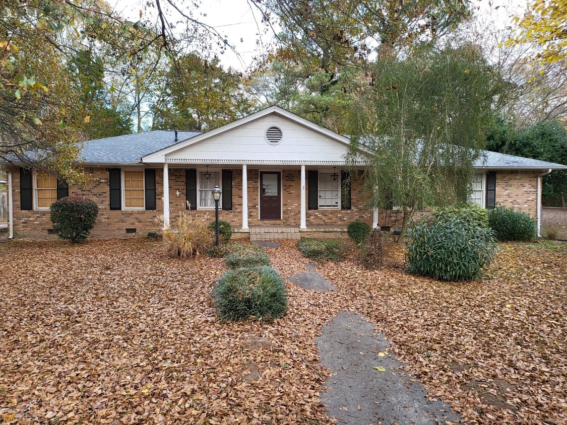 2156 Monterey Dr, Snellville, GA 30039 House Rental in Snellville, GA