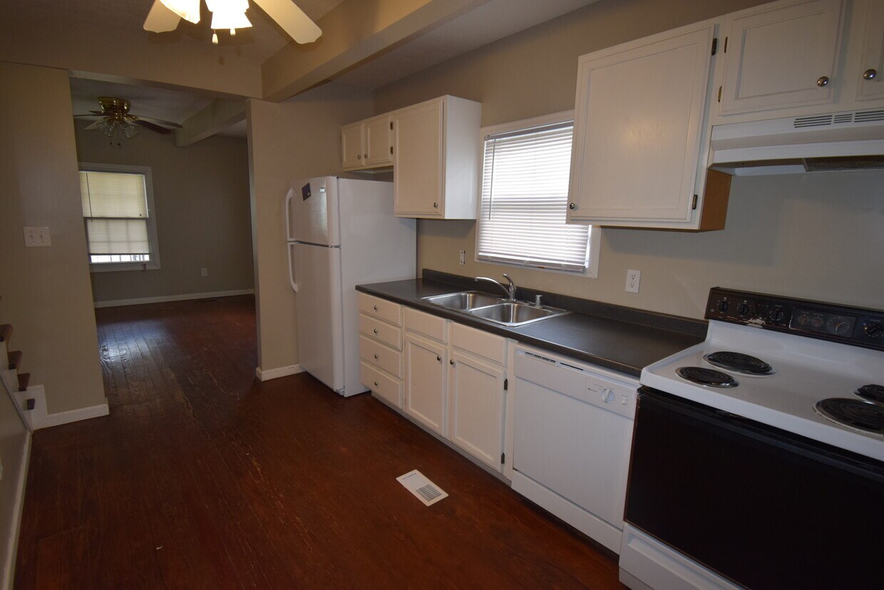 Foto principal - VIRTUAL SHOWINGS AVAILABLE - Beautifully U...