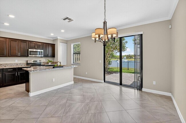 Foto del edificio - 12951 Anthorne Ln