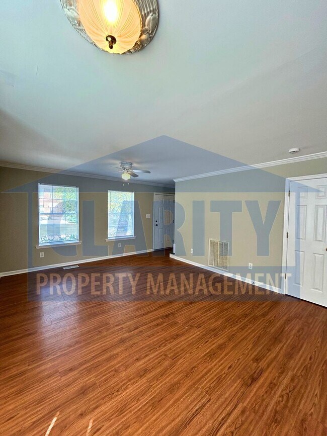 Building Photo - 855 Stone Glen Trail NW