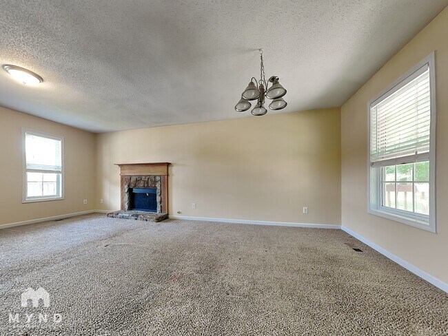 Foto del edificio - 413 River Trace Dr