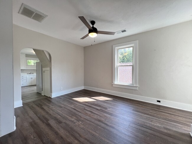 Building Photo - 595 W 17th St