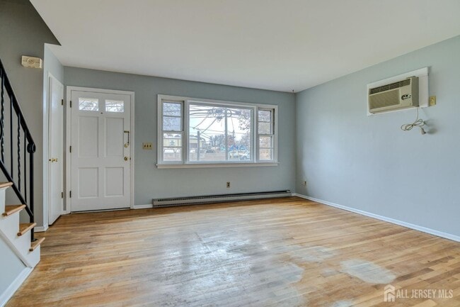 Building Photo - 345 Lincoln Blvd