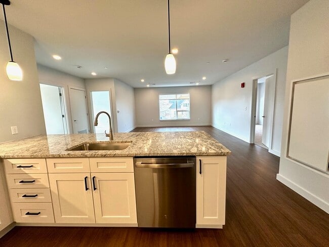 Foto del edificio - 45 E Central St