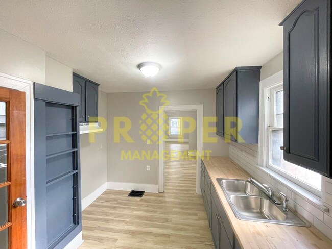 Foto del edificio - 3 bedrooms 2 bathrooms house for rent