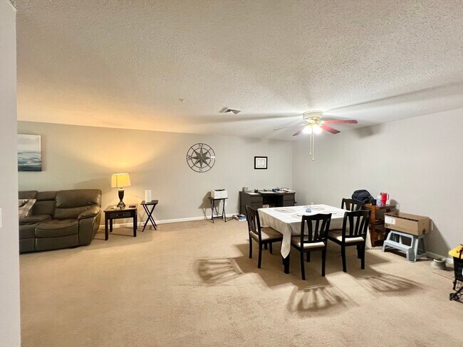 Foto del edificio - 1506 Gorham St