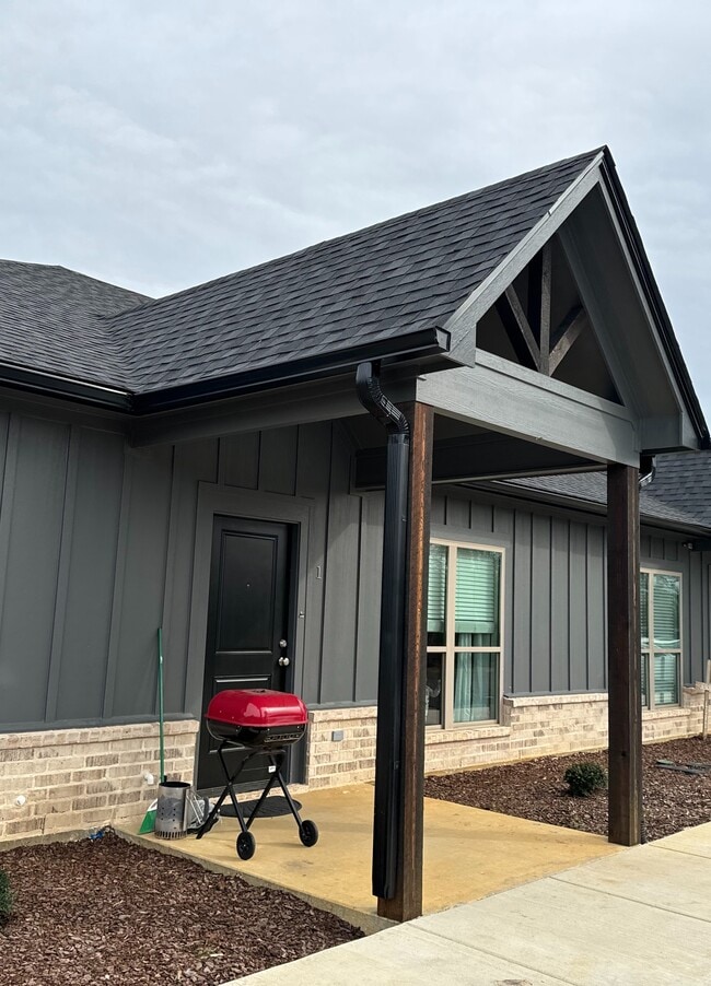 Building Photo - 4073 County Rd 152 W