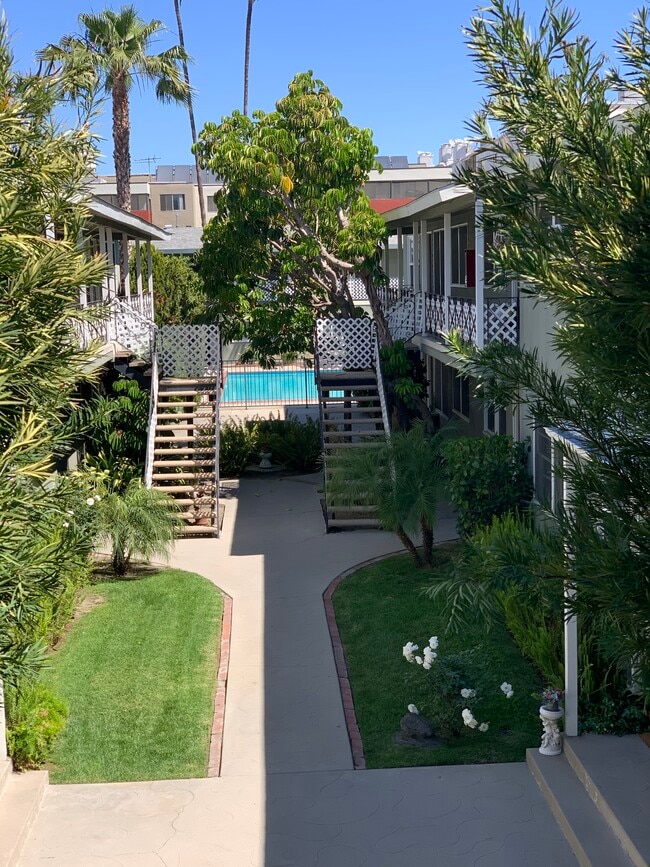 Courtyard - 11933 W Magnolia Blvd