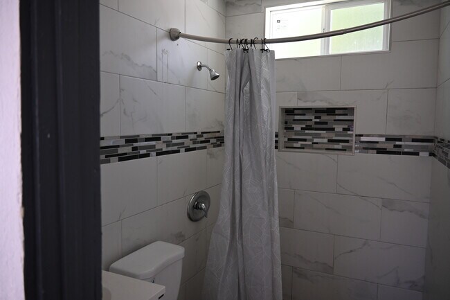 Foto del edificio - 15071 La Mesa St