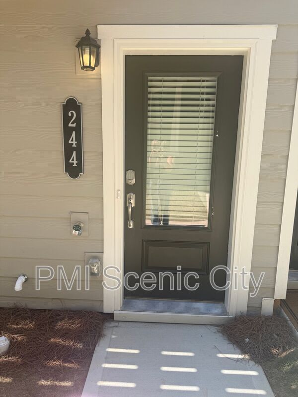 Foto del edificio - 244 Asbury Oak Ln