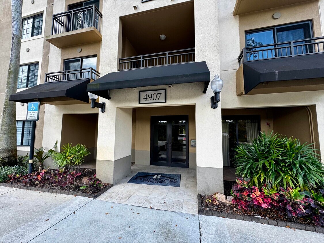 Foto del edificio - 4907 Midtown Ln