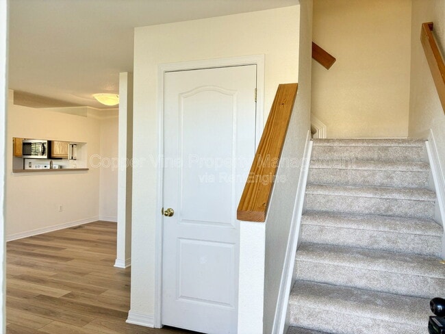 Building Photo - 930 Button Rock Dr